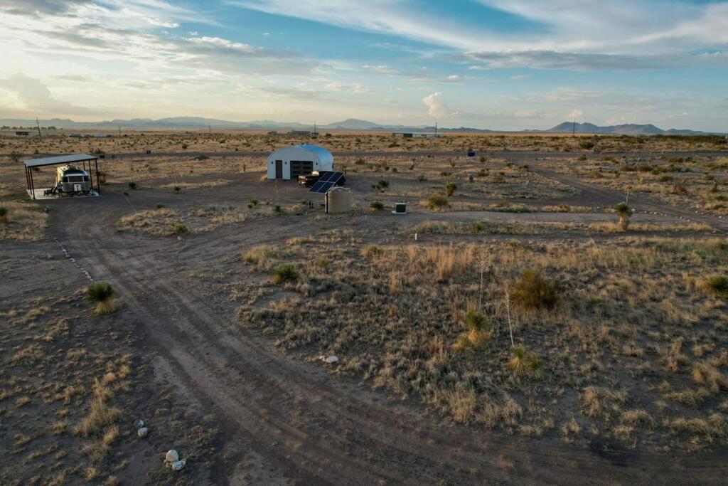 Desert Sky - Modern Oasis On 5 Acres In Marfa Villa Exterior photo