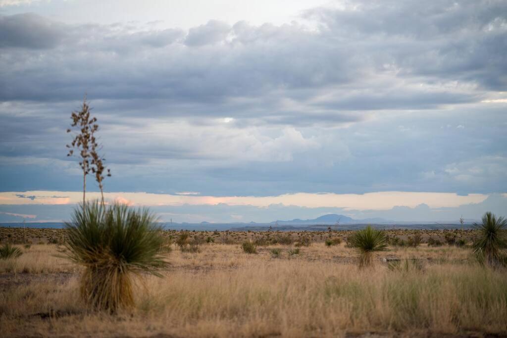 Desert Sky - Modern Oasis On 5 Acres In Marfa Villa Exterior photo